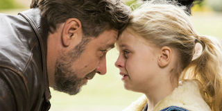 Russell Crowe, left, and Kylie Rogers