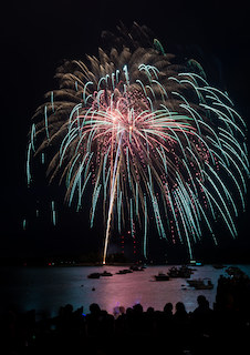 Showcase Cinemas has announced the company's official sponsorship of the 2022 Hingham Haborworks fireworks display and celebration. Presented by Showcase Cinemas and hosted by the Hingham Lions Club, the Hingham Harborworks celebration will take place on July 1, 2022, at Hingham Harbor.